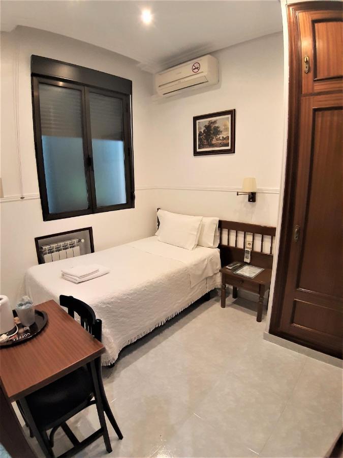 Hostal Dulcinea Madrid Eksteriør billede