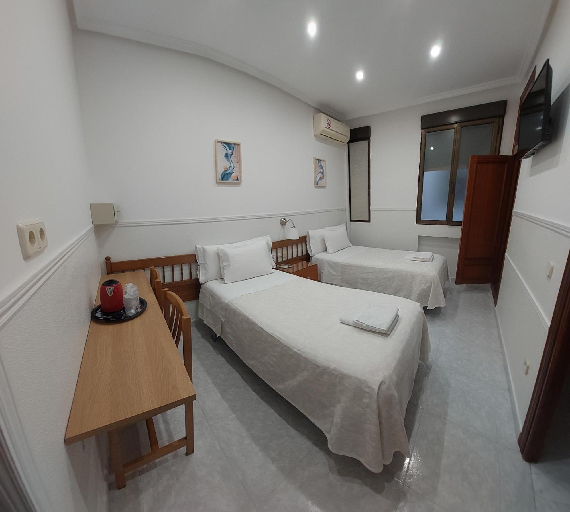 Hostal Dulcinea Madrid Eksteriør billede