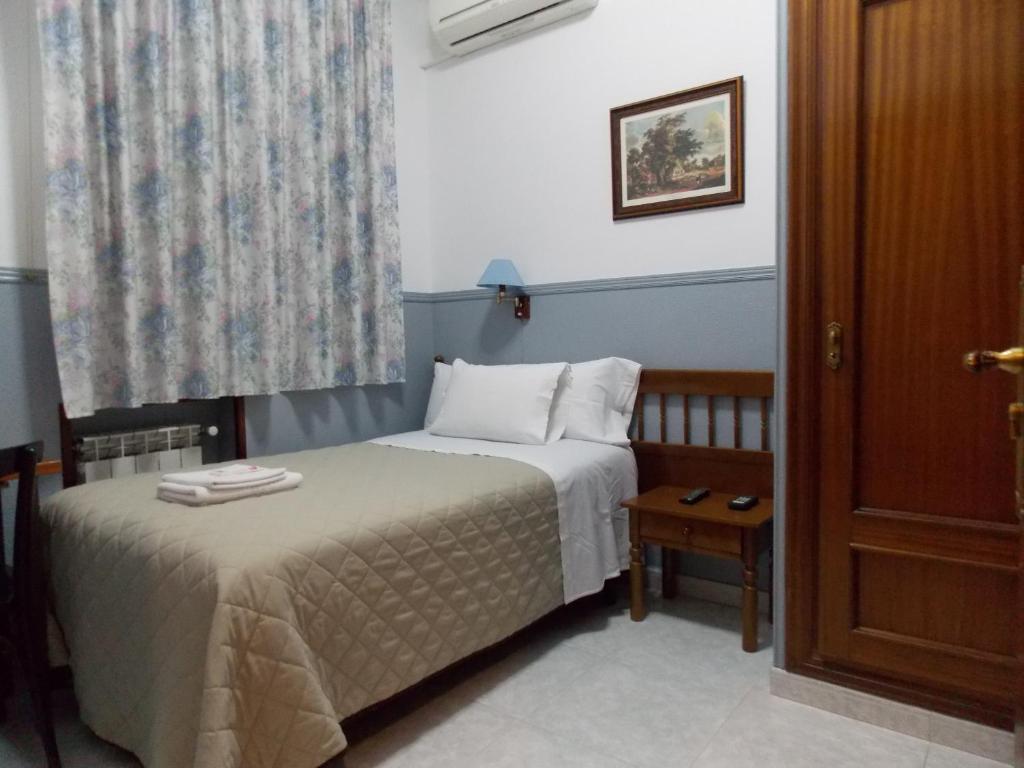 Hostal Dulcinea Madrid Eksteriør billede