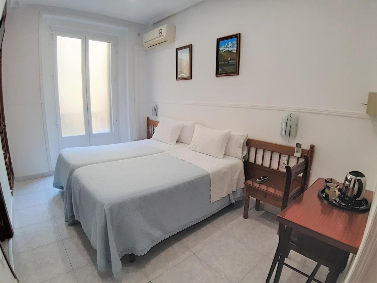 Hostal Dulcinea Madrid Eksteriør billede